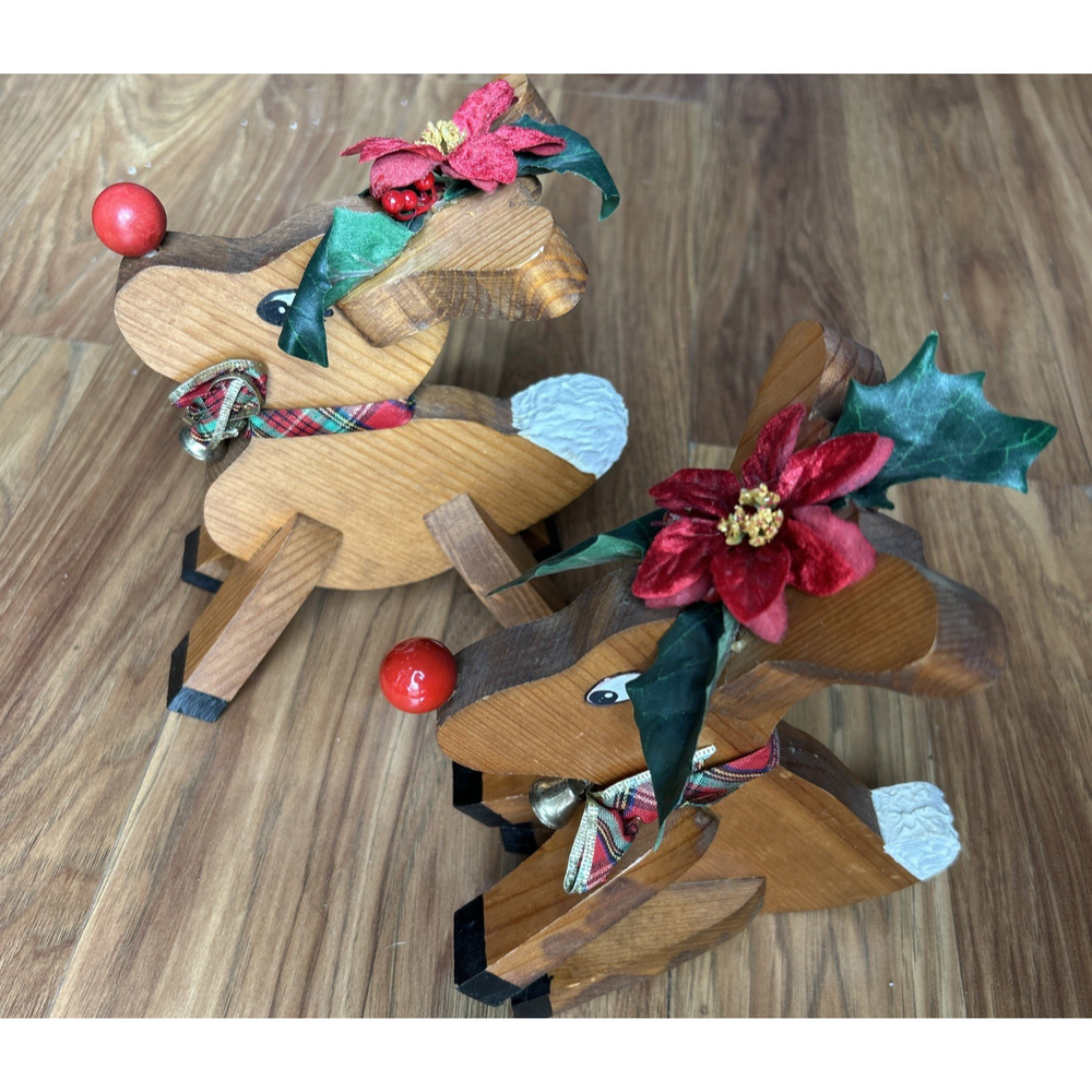 Vintage Hand Painted Wooden Reindeers Christmas Decor Plaid Scarf Poinsettia Hat